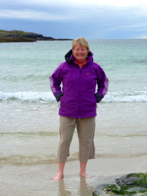 (384) Isle of Barra Beach Hotel View - Tangasdale Beach - Margaret paddling