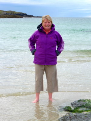 (385) Isle of Barra Beach Hotel View - Tangasdale Beach - Margaret paddling