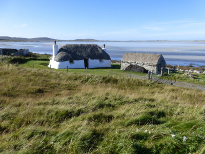 (477) Isle of North Uist View - Thatched Cottage