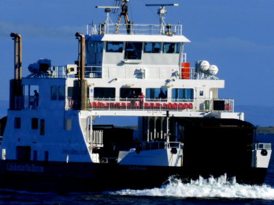 (493)  LOCH PORTAIN arriving @ Borve, Isle of Berneray