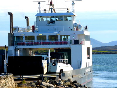 (494)  LOCH PORTAIN arriving @ Borve, Isle of Berneray