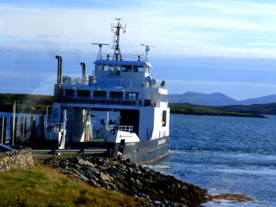 (497)  LOCH PORTAIN arriving @ Borve, Isle of Berneray