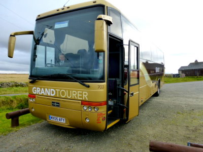 (642) Shearings Coach @ Blackhouse @ Gearrannan, Isle of Lewis