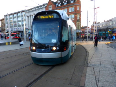 201 (2013) Bombardier Incentros AT6/5 leaving Old Market Square