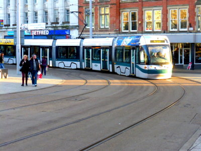204 (2013) Bombardier Incentros AT6/5 leaving Old Market Square