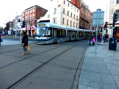 212 (2013) Bombardier Incentros AT6/5 arriving @ Theatre Royal