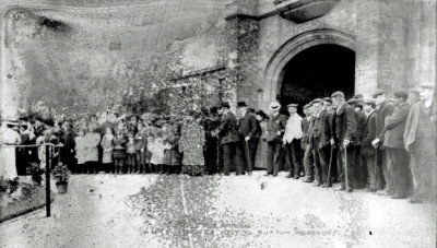 1908 July 11th Waiting on the arrival of General Booth @ Burton Workhouse