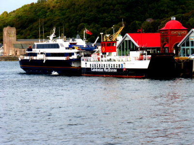 LORD of the GLENS (1985) with LOCH STRIVEN @ Oban - Docking