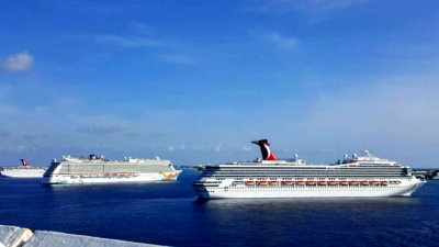 CARNIVAL CONQUEST (2002) + CARNIVAL PARADISE + NCL GETAWAY @ Grand Cayman