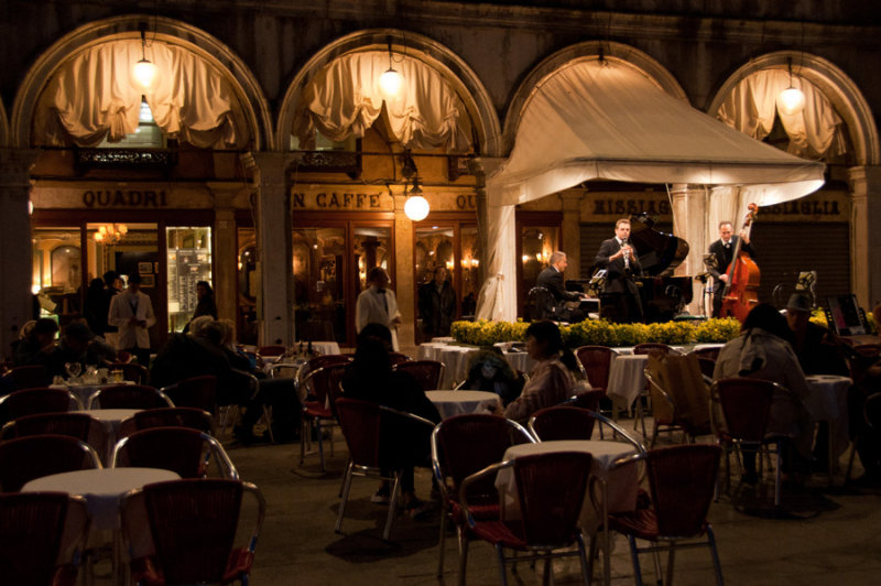 Outdoor Dining in Venice