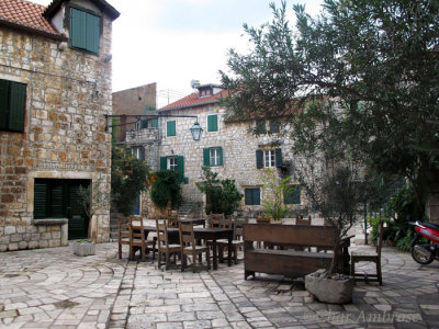 Square in Stari Grad