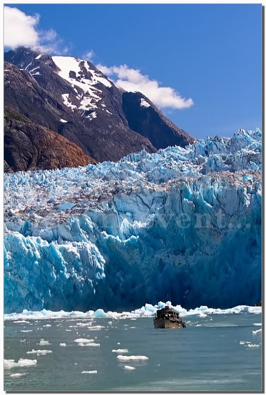 IMG_6201.jpg South Sawyer Glacier - A quick getaway after the calving