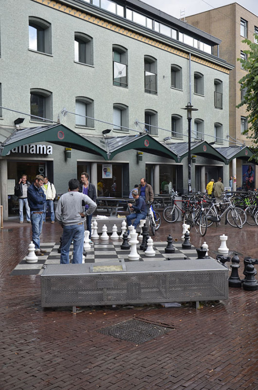 Chess at the Max Euweplein