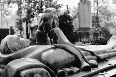 Pre Lachaise Cemetary, grave of the painter Fernand Arbelot
