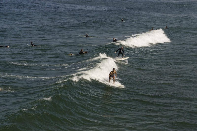 group surfing.jpg