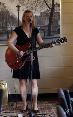 2016_09_10 Erin Ross at Two-One Bistro