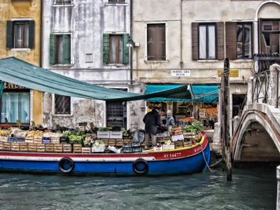 Grocery Barge at Ponte Dei Pugni