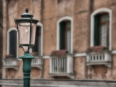 Lamp and 4 windows