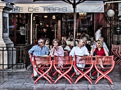 Front row-Cafe de Paris