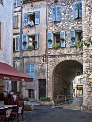 Vence Archway