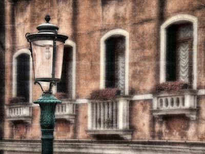 Lamp and 4 windows