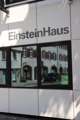 8020 Einstein Haus
