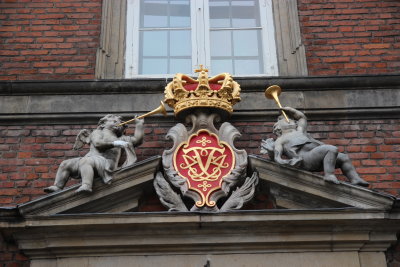 Royal_Insignia