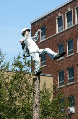 Clever sculpture in Montreal