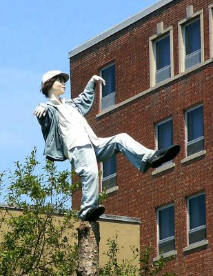 Clever sculpture in Montreal