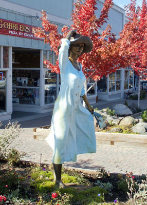 Lady Bronze Statue