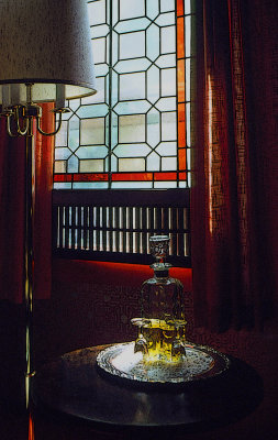Sutter Creek Inn Room with stained glass window