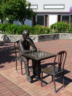 Vogel Plaza Chess Player Sculpture