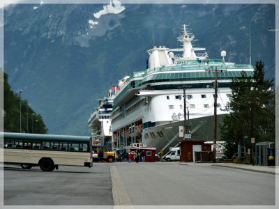 Cruise ships line up at Anchorage2