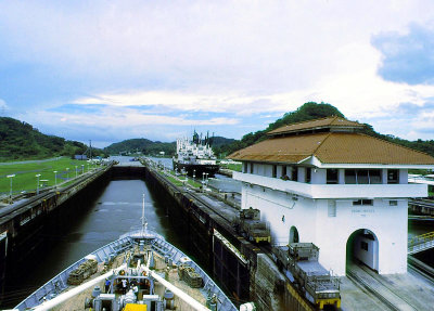 Canal - Pedro Miguel Lock