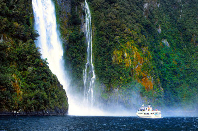 New Zealand Milford Sound Falls2