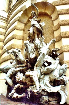 Vienna Statue-2