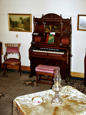 Oregon Trail Museum Organ