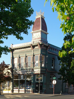 Kienlen-Harbech Building-01
