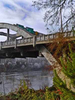 Beginning of 6th Street Bridge from Taprock Grill