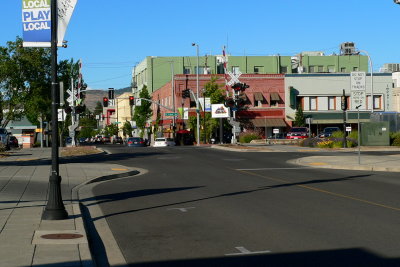 Long view of 5th Street toward Front Street