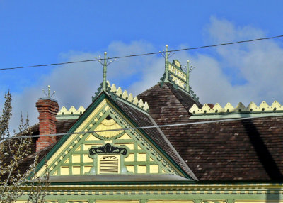 Waverly Cottage gingerbread ornamentation