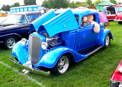 1934  Ford coupe - blue and cute