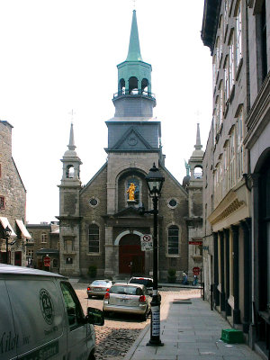 Montreal Neighborhood Church at end of street