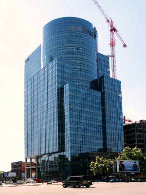 Montreal new building construction next to older building_1.jpg