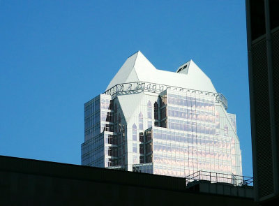 Montreal pincer-topped building