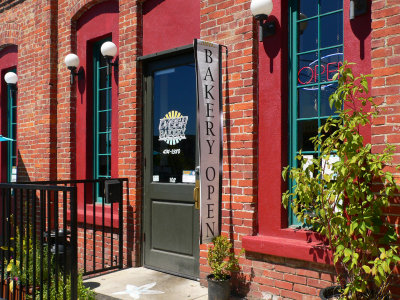 Dassh Bakery - 102 5th Street