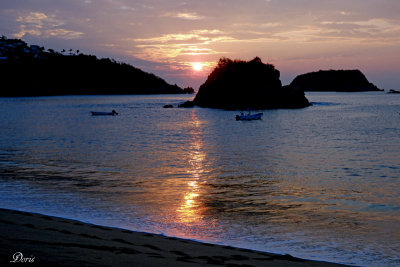 De la plage  6:30 am - Sunrise from the beach