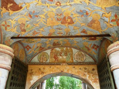 Gate of Kirilo-Belozersky monastir