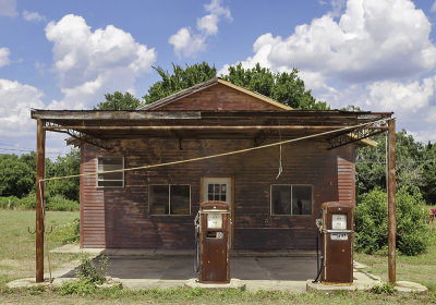 An old station in Lexington, TX. They are selling gas at 37.9 cents per gallon.