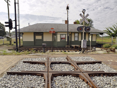 Linden train depot, view 2